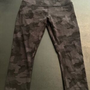 Lululemon | Camo Print Leggings